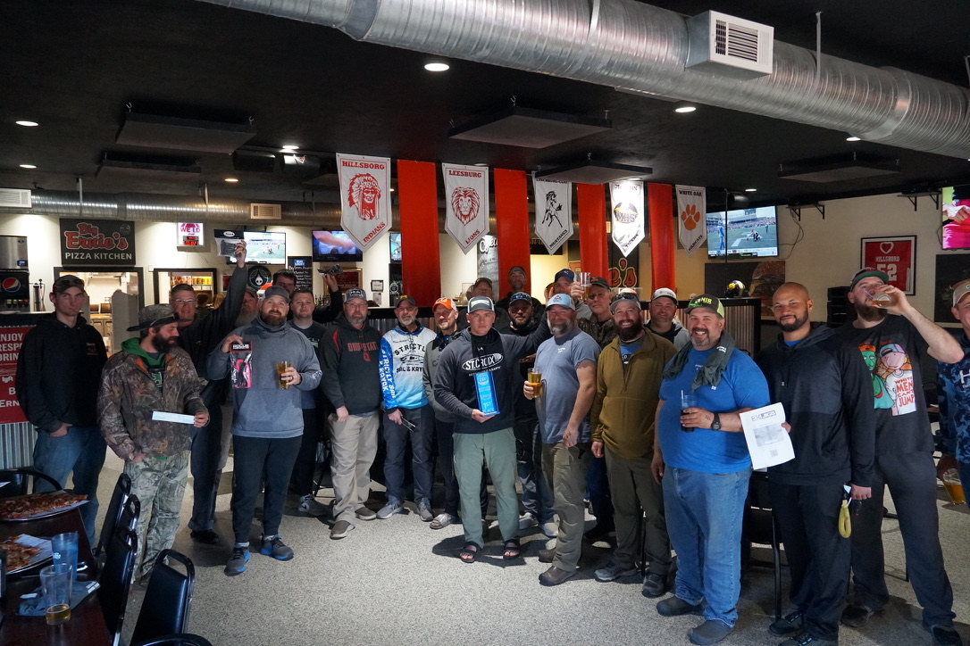 Cincinnati Kayak Fishing anglers gathered after a trail event